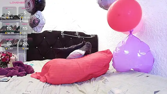 Snapshot of Isabelle_Sara chatting on March 3, 7:53 pm Isabelle Sara online show from March 3, 7:53 pm