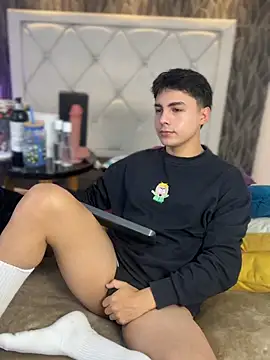 Samu Hott online show from March 17, 8:12 pm