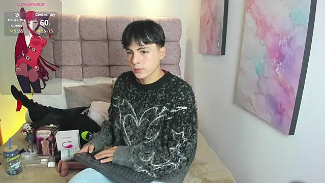 Snapshot of Samu_Hott chatting on June 5, 8:14 pm Samu Hott online show from June 5, 8:14 pm