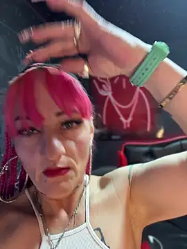 Snapshot of Karolaiin_LS chatting on February 4, 7:53 pm Karolaiin LS online show from February 4, 7:53 pm