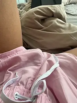 gold221298 online show from February 2, 7:07 am