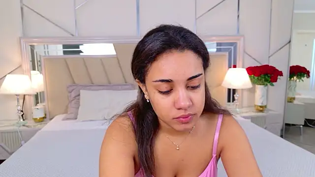 Snapshot of Luna_Cortier chatting on June 22, 5:15 am Luna Cortier online show from June 22, 5:15 am