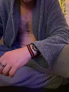 Snapshot of Piratee666 chatting on February 2, 11:58 pm Piratee666 online show from February 2, 11:58 pm