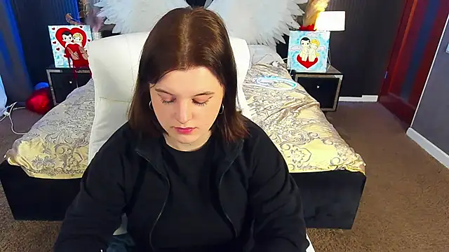 KristiFoxy online show from April 8, 5:18 am