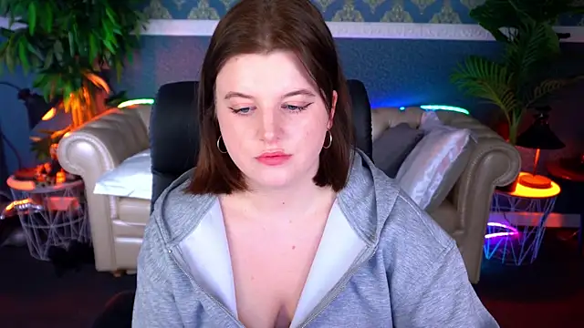 KristiFoxy online show from April 20, 12:30 pm