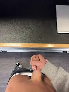 Robertocavall online show from February 20, 3:45 pm