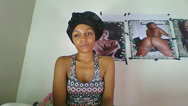 Snapshot of Silk_Couple chatting on February 26, 11:37 pm Silk Couple online show from February 26, 11:37 pm