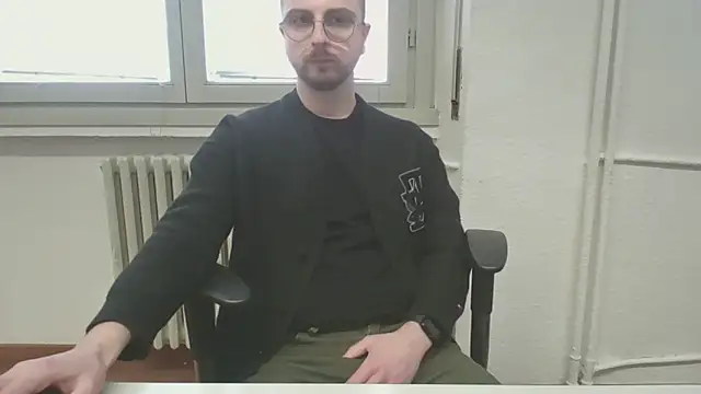 Snapshot of ItalianAlex chatting on March 11, 1:50 pm ItalianAlex online show from March 11, 1:50 pm