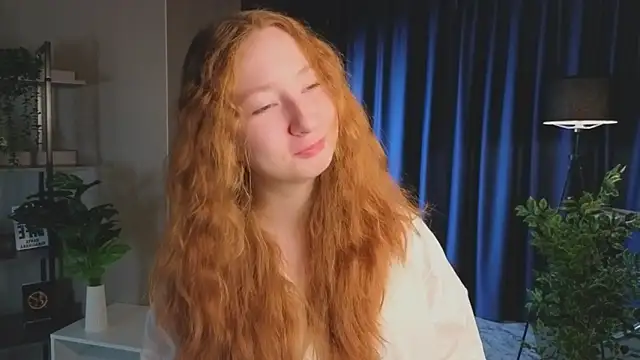 Snapshot of MaraButtrey chatting on February 8, 1:31 am MaraButtrey online show from February 8, 1:31 am