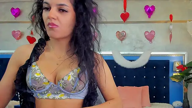 Snapshot of YasmineDelight chatting on March 3, 7:47 am YasmineDelight online show from March 3, 7:47 am