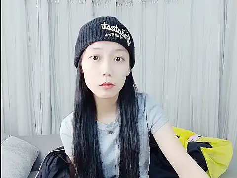 HUIZI8 online show from February 2, 12:48 pm