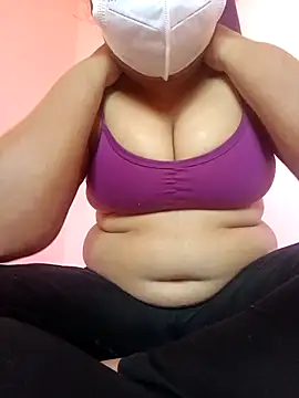 Snapshot of vyshali_vyshu chatting on February 13, 7:15 am vyshali vyshu online show from February 13, 7:15 am