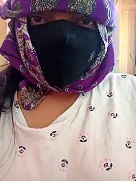 Snapshot of vyshali_vyshu chatting on March 2, 3:30 am vyshali vyshu online show from March 2, 3:30 am