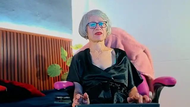 Snapshot of miss_monserrate01 chatting on February 4, 12:55 pm miss monserrate01 online show from February 4, 12:55 pm