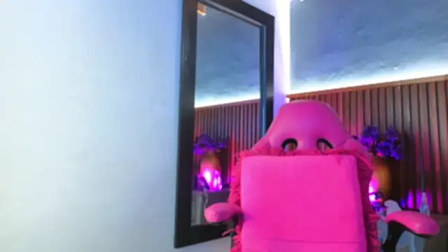 Snapshot of miss_monserrate01 chatting on March 3, 1:06 pm miss monserrate01 online show from March 3, 1:06 pm