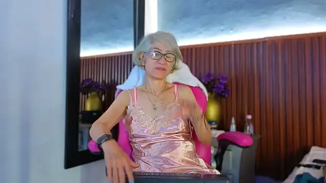 miss monserrate01 online show from March 4, 1:17 pm