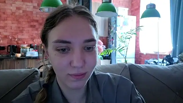 Snapshot of alice_charm_ chatting on May 3, 2:50 am alice charm online show from May 3, 2:50 am
