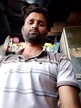 Snapshot of sos-boy chatting on February 17, 9:39 am sos-boy online show from February 17, 9:39 am