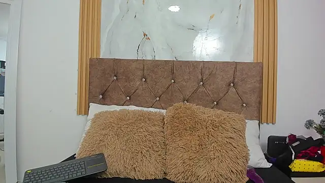 Snapshot of Candyfox2606 chatting on February 19, 2:46 pm Candyfox2606 online show from February 19, 2:46 pm