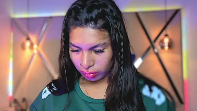 Snapshot of MeelFox chatting on February 20, 1:11 pm MeelFox online show from February 20, 1:11 pm