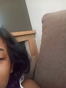 Snapshot of loveofpetitegirls34 chatting on July 21, 2:52 pm loveofpetitegirls34 online show from July 21, 2:52 pm