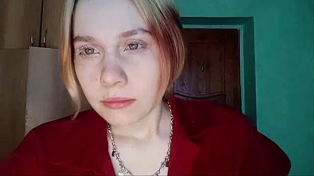 Snapshot of MillyVillage chatting on February 4, 7:25 am MillyVillage online show from February 4, 7:25 am