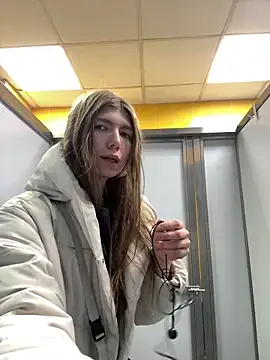 Snapshot of Bubble_Chloe chatting on February 15, 3:20 pm Bubble Chloe online show from February 15, 3:20 pm