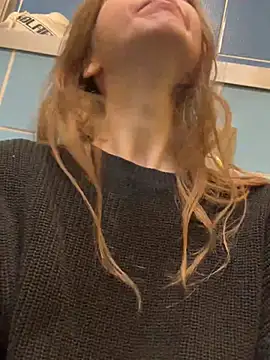 Snapshot of Bubble_Chloe chatting on February 19, 11:50 am Bubble Chloe online show from February 19, 11:50 am