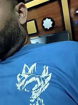 MrCurioX online show from April 4, 7:06 am