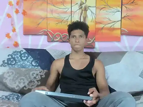 Snapshot of Yoel_hot2004 chatting on February 15, 7:32 pm Yoel hot2004 online show from February 15, 7:32 pm