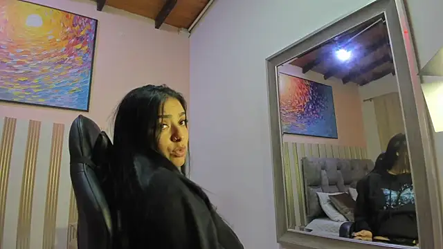 nina glow online show from March 29, 11:21 am