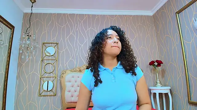 Snapshot of meganrousx chatting on February 17, 11:40 am meganrousx online show from February 17, 11:40 am