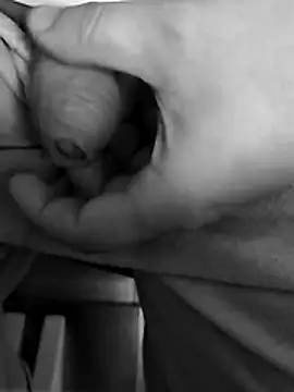 Snapshot of MonyFlorin68 chatting on February 21, 8:59 am MonyFlorin68 online show from February 21, 8:59 am