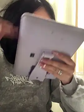 Snapshot of Sara_Fernandez_ chatting on February 12, 1:39 pm Sara Fernandez online show from February 12, 1:39 pm