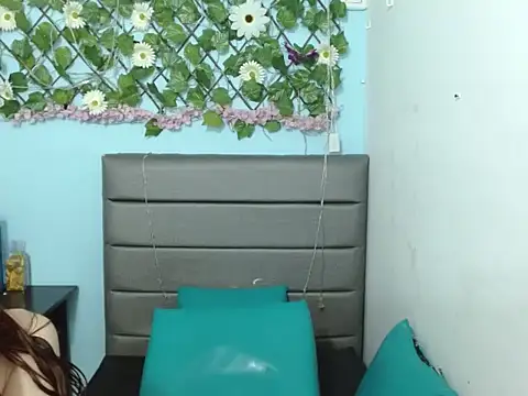 Snapshot of caliopelunna707rs chatting on February 15, 8:13 am caliopelunna707rs online show from February 15, 8:13 am