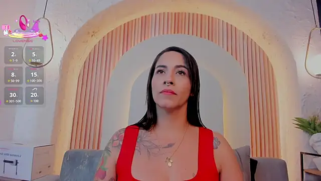 violet scott  online show from April 15, 8:53 pm