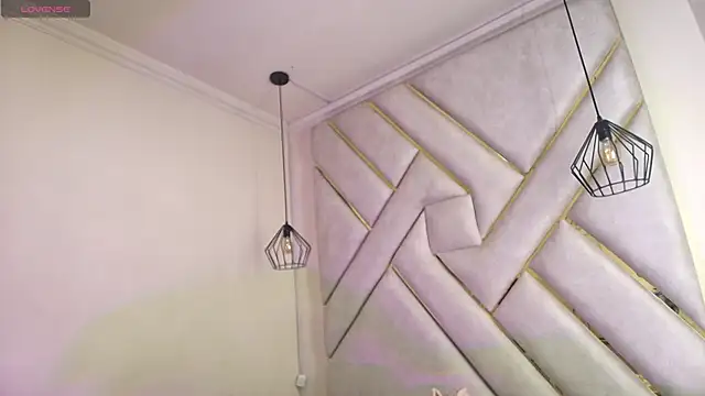 Dahiana Dmour  online show from April 10, 3:50 pm