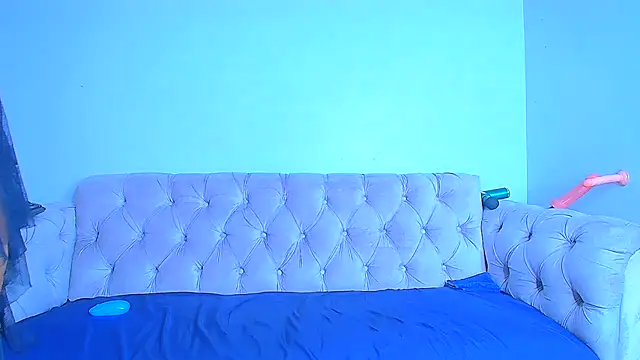 CreamyCurves online show from April 12, 7:57 am