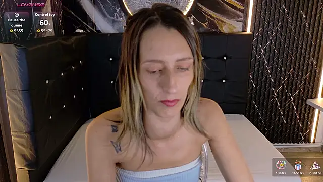 Snapshot of Karolyn_rousse chatting on February 27, 12:05 pm Karolyn rousse online show from February 27, 12:05 pm