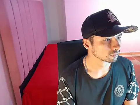 Snapshot of FerminGomez chatting on February 5, 6:45 pm FerminGomez online show from February 5, 6:45 pm