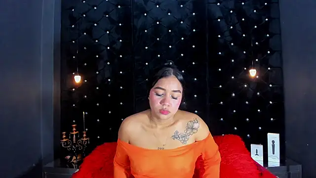 MiaWolton online show from March 30, 7:15 pm