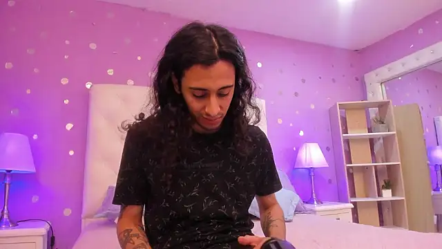 Snapshot of Goldentemptation_ chatting on February 17, 8:04 pm Goldentemptation online show from February 17, 8:04 pm