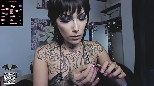 Snapshot of poison_dafne chatting on June 10, 7:24 pm poison dafne online show from June 10, 7:24 pm