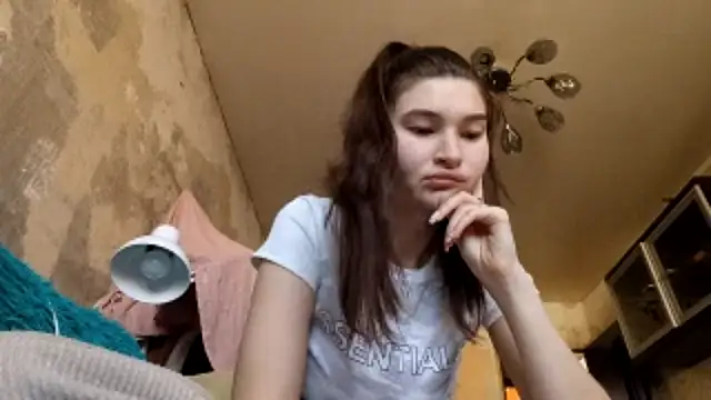 Snapshot of JessieLegend chatting on February 5, 7:13 am JessieLegend online show from February 5, 7:13 am