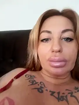 MiaMooly online show from February 11, 12:32 pm