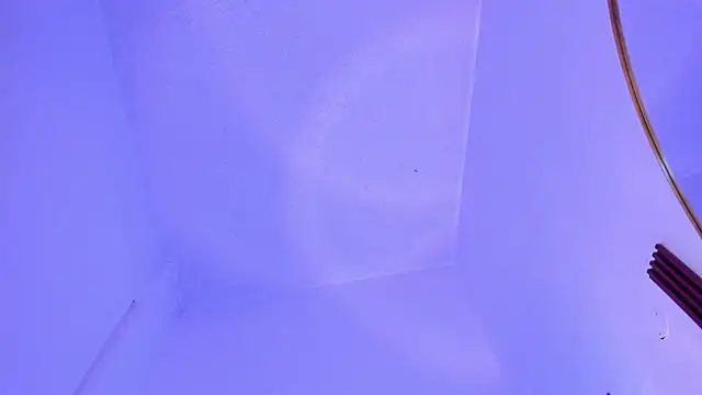 Snapshot of Issa-Lorens chatting on February 18, 1:51 pm Issa-Lorens online show from February 18, 1:51 pm