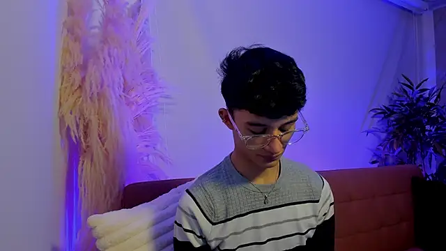 Patrick Howland  online show from March 6, 3:47 am