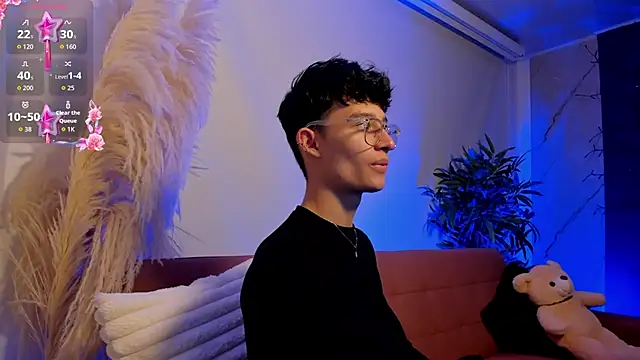 Patrick Howland  online show from March 8, 3:43 am