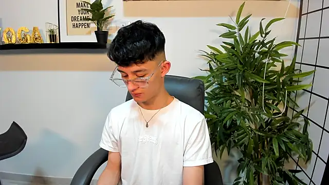 Patrick Howland  online show from March 27, 3:34 am