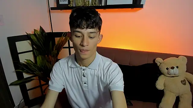 Patrick Howland  online show from April 20, 9:05 pm